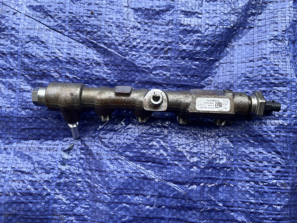 Купити Peugeot оригінальний номер 9821399680 9810824880