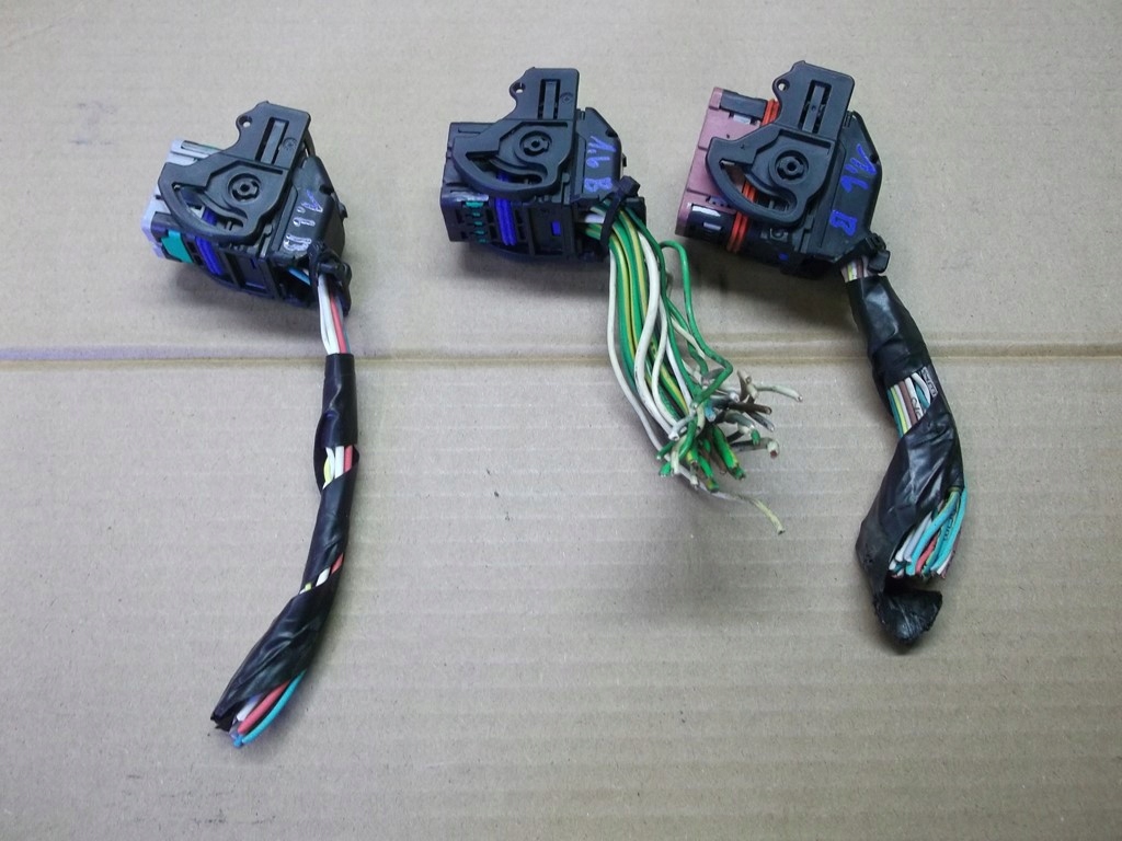 фото №1, Berlingo partner iii 1,6 16v 08 - штекер komptera