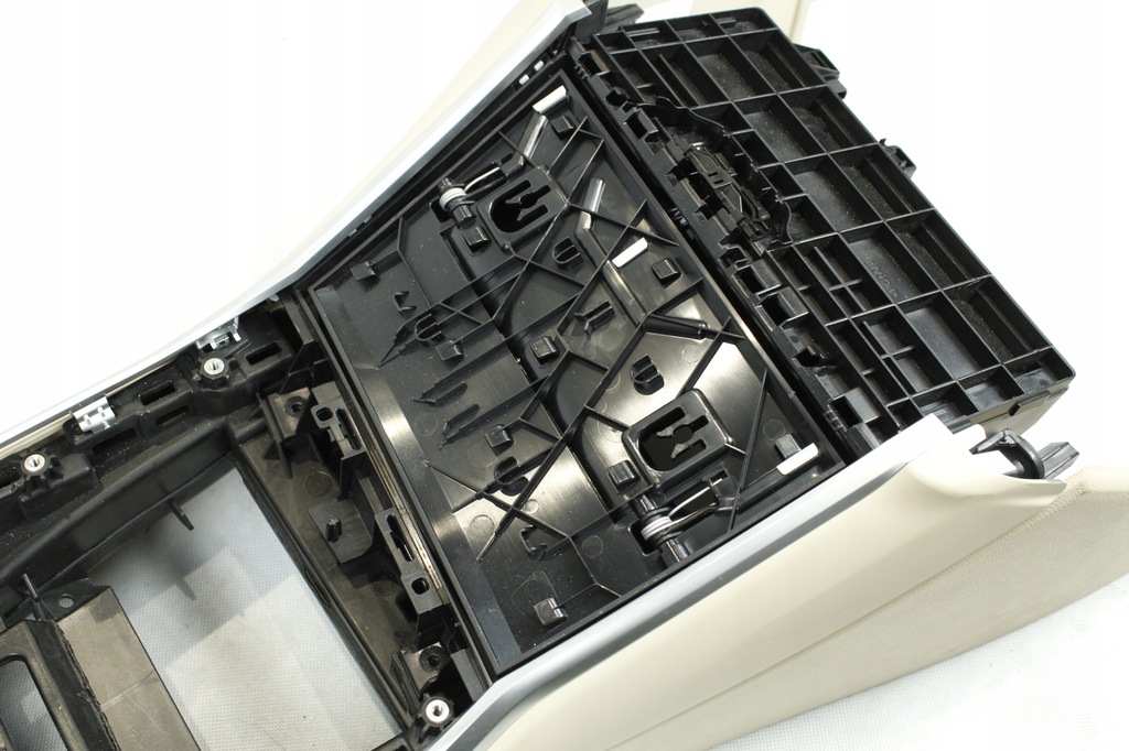 фото №9, Туннель средний подлокотник canberrabeige bmw g20