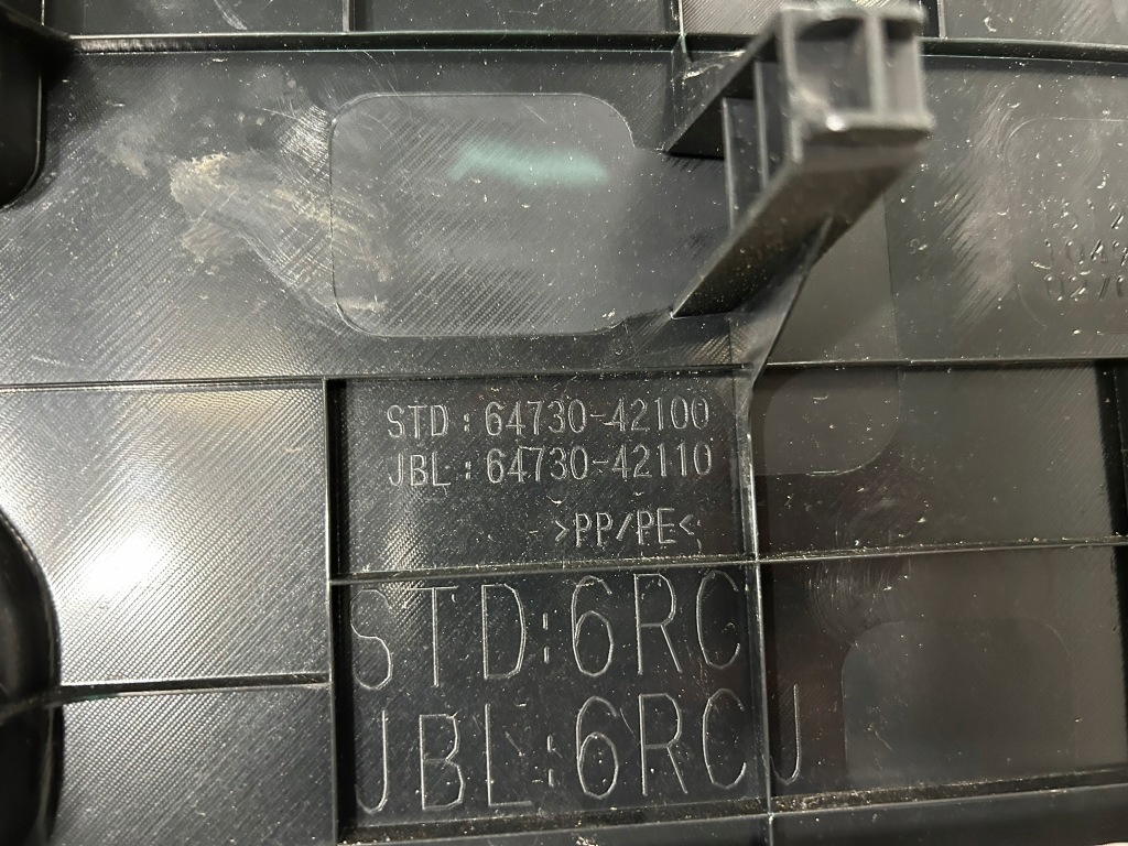 фото №15, Rav4 iv бензин d4d обшивка обивка багажника правая czarna