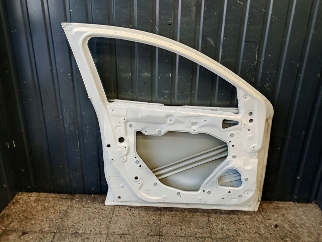 фото №12, Da6c59010 дверь левый перед mazda 2 ii dj 2014- белый