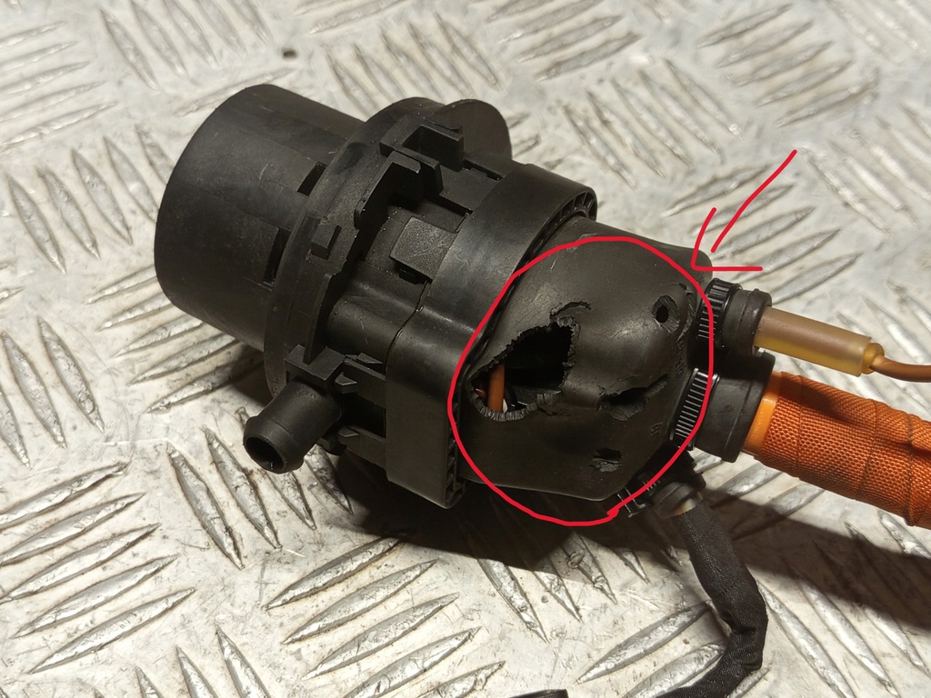 фото №14, Porsche оригінальний номер 9j1971106p taycan кабель шланг джгут роз'єм заряджання