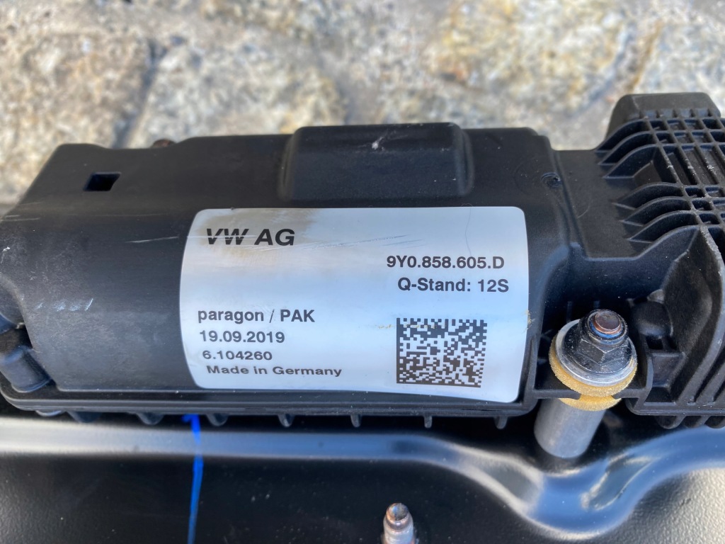 Купить Audi s7 rs7 c8 9y 4k8 спойлер механизм задний  9y0858605d 4k8827948f оригинал