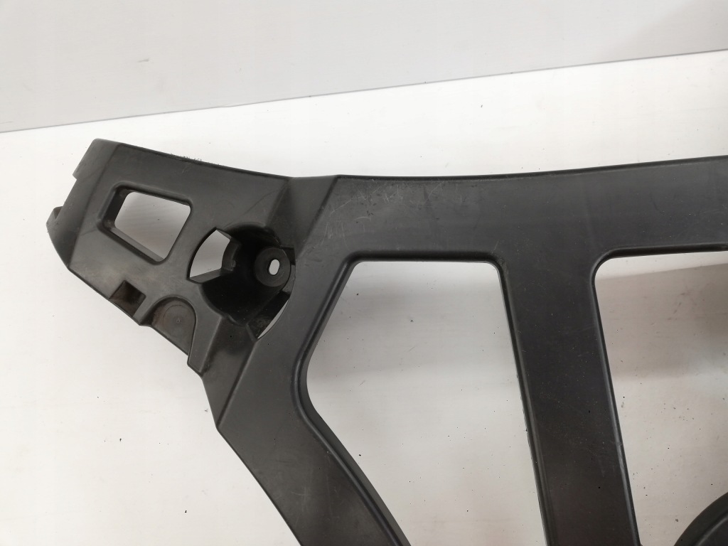 Renault megane iii kombi правий напрямна бампера задня Недорого