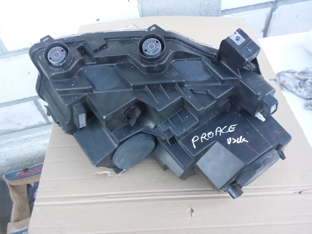 фото №9, Toyota proace city лампа левая перед оригинал