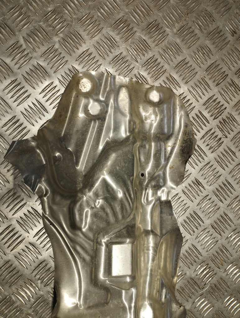 фото №5, Bmw f40 f44 защита тепловая 5a01af401