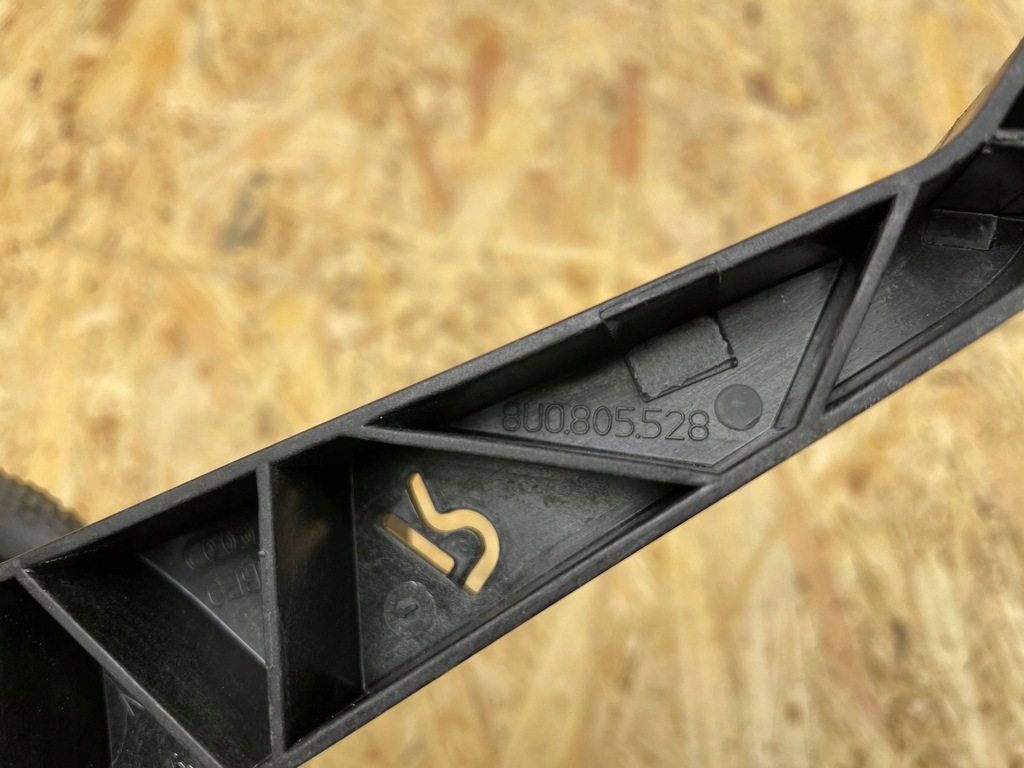 фото №10, Кронштейн напрямна кронштейн поперечина перед правий audi q3 8u 8u0805528 2010-