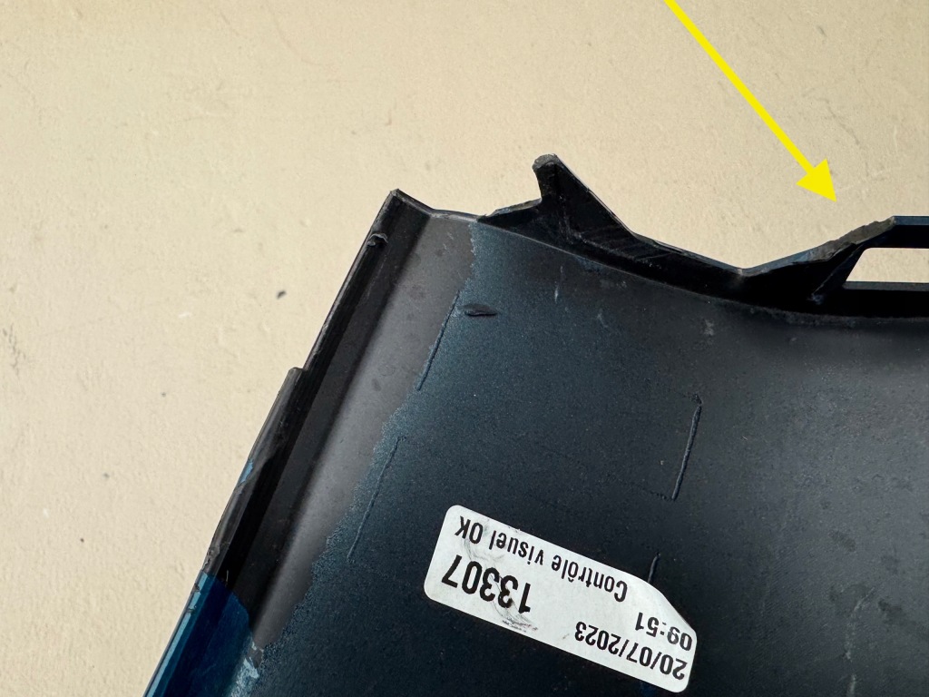 Peugeot 408 2 2 22r- уголок бампера правая  перед 9844514980 Оригинал