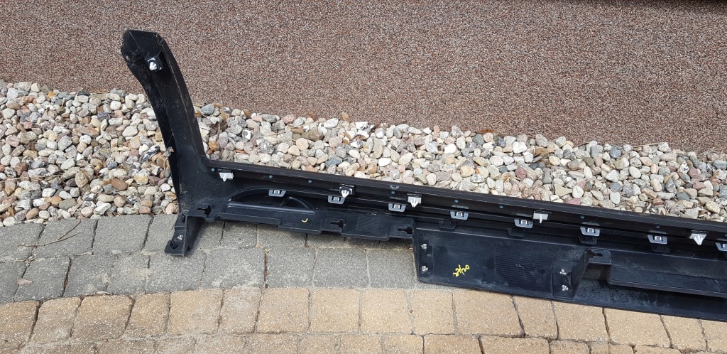 Opel mokka x 16- молдинг поріг ліва 42547955 в Україні