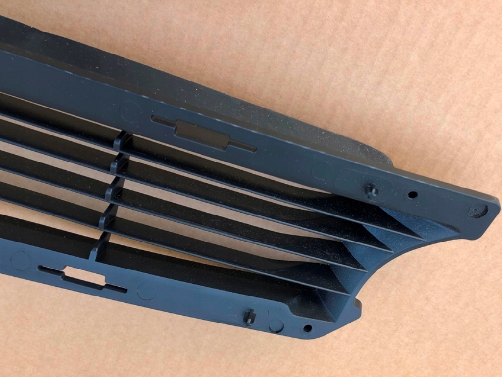 фото №11, Решітка решітка радіатора бампера передня нижня 1047734-00-f tesla model x 2015-2021