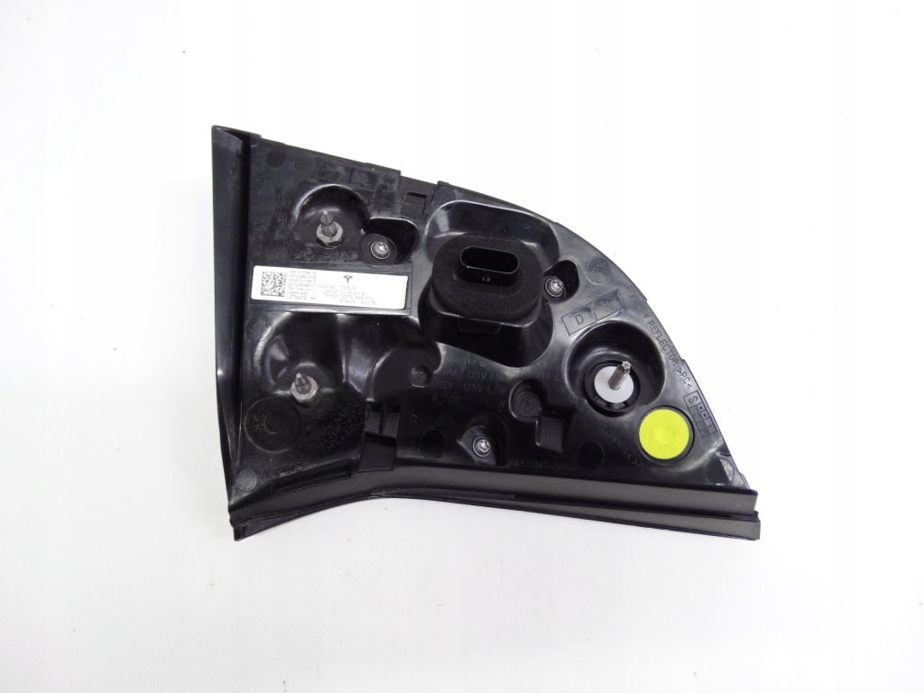 Tesla model 3 17-23 фара задня правий led w кришці  1502089-00-c оригінальна Ціна