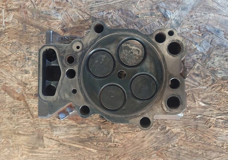 Scania r euro 4 5 головка двигателя 1804716 Недорого