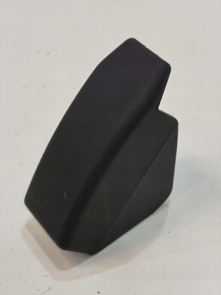 фото №1, Защита заглушка сиденье audi a3 8v 8v0886197