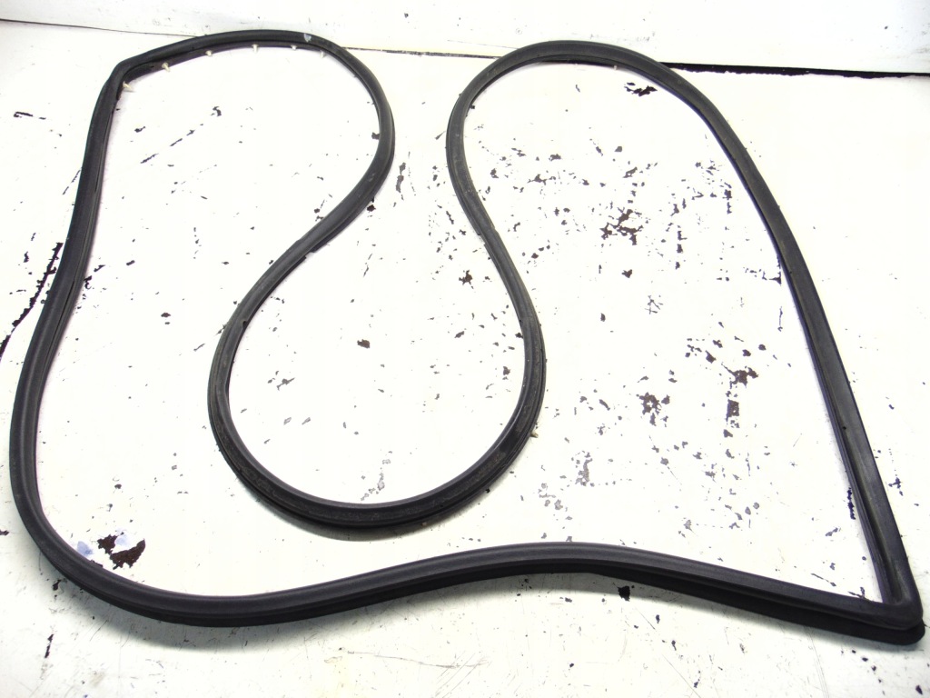 фото №1, Прокладка двері лівий перед mitsubishi pajero iv 3d