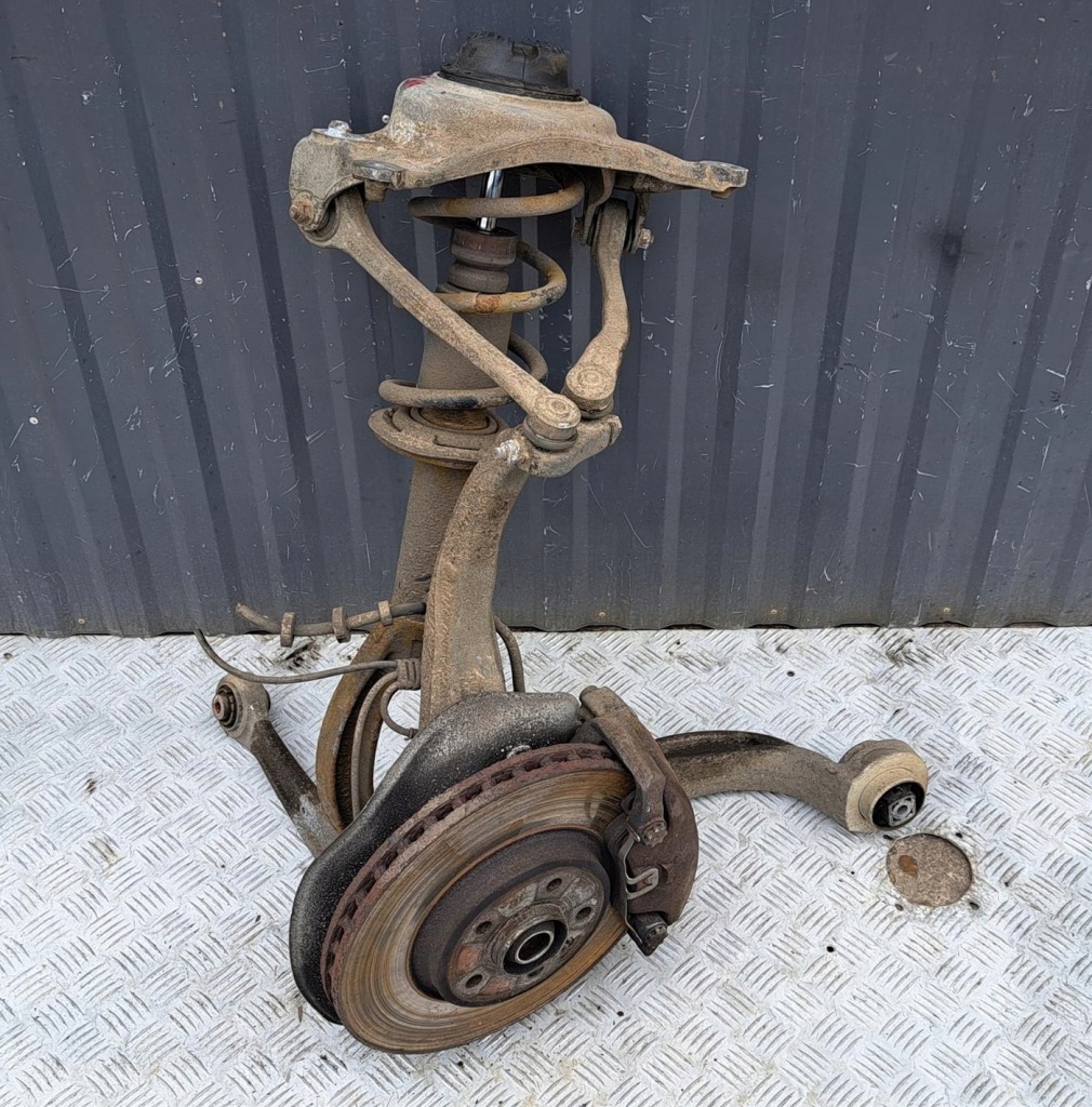 фото №1, Audi a5 3.0tdi поворотный кулак амортизационная стойка левый перед kompletny #