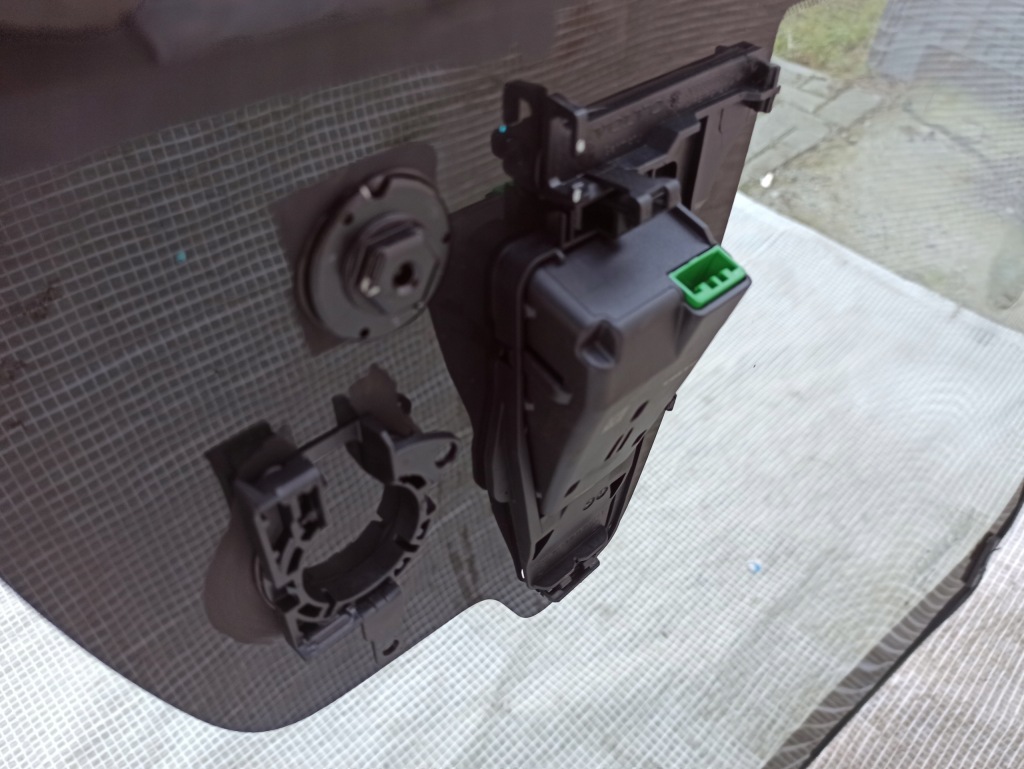 фото №8, Volvo s60 ii v60 10-18 скло передня лобове оригінальна камера 13r