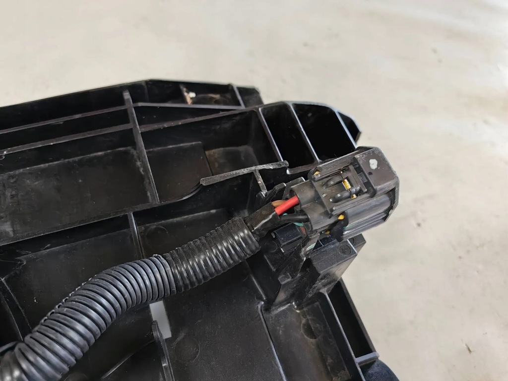 Купить Tesla 3 рестайлинг  - вентилятор полный polecam