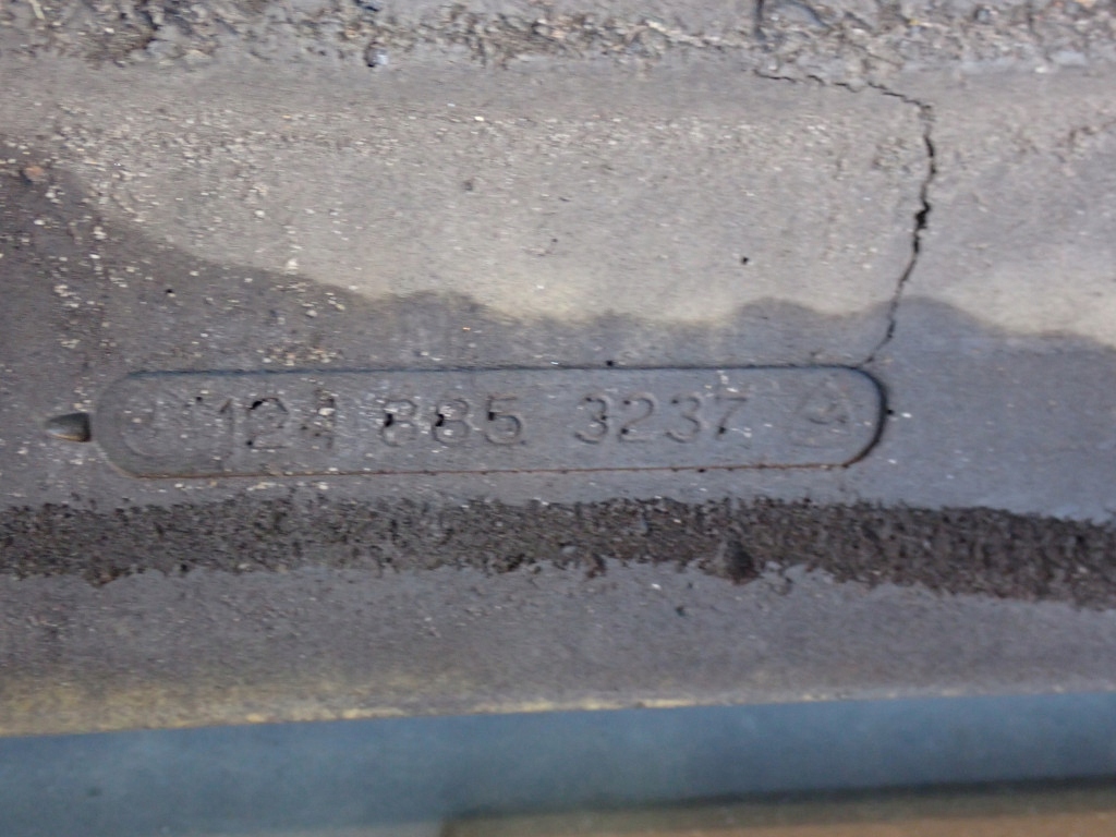 Mercedes w124 124 87- бампер перед передній 1248853237 Оригінал