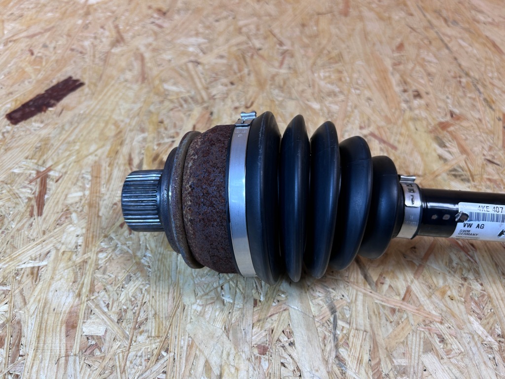 Привідний вал привідна перед передня audi e-tron 55 4ke 4ke407271b 2018- Київ