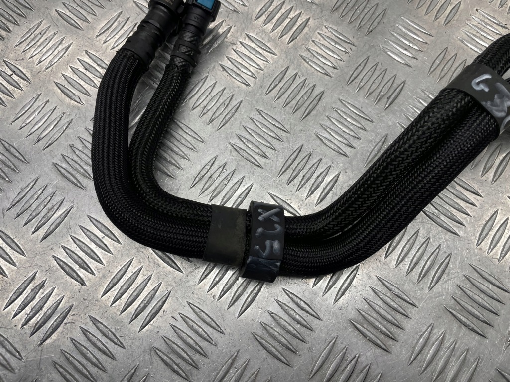 Bmw g30 g31 пабтрубок  трубка шланг топливный 8575464 Оригинал