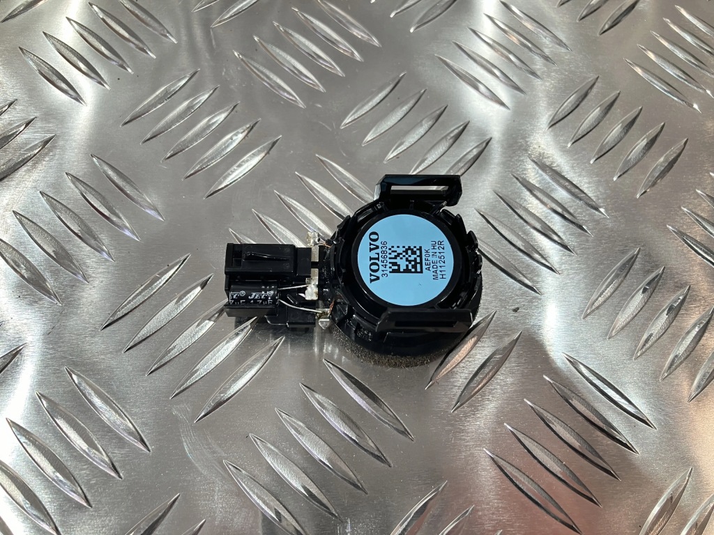 фото №1, Динамік стійка volvo ec40 c40 31456836