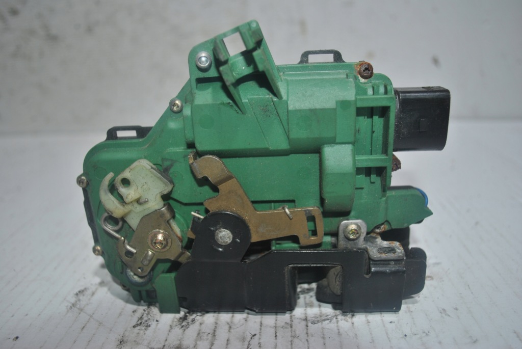 фото №3, Замок дверь левый перед skoda octavia ii 8 pin