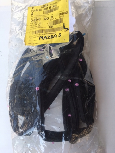 фото №1, Mazda 3 bm 2019-23 прокладка дверь левый задняя oem