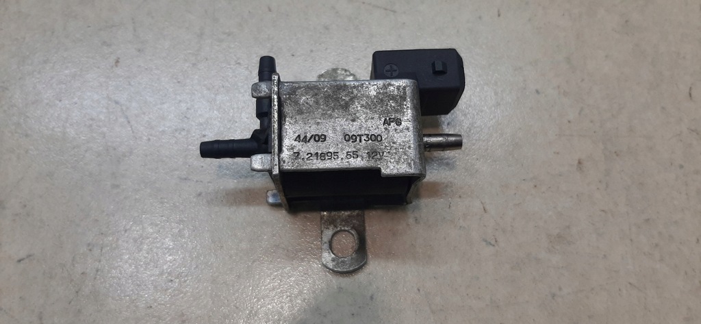 фото №1, Клапан вакууму mercedes w203 2.6 0025401897