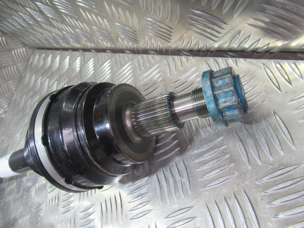 фото №5, Mercedes v klasa w447 приводной вал задняя a4473507900