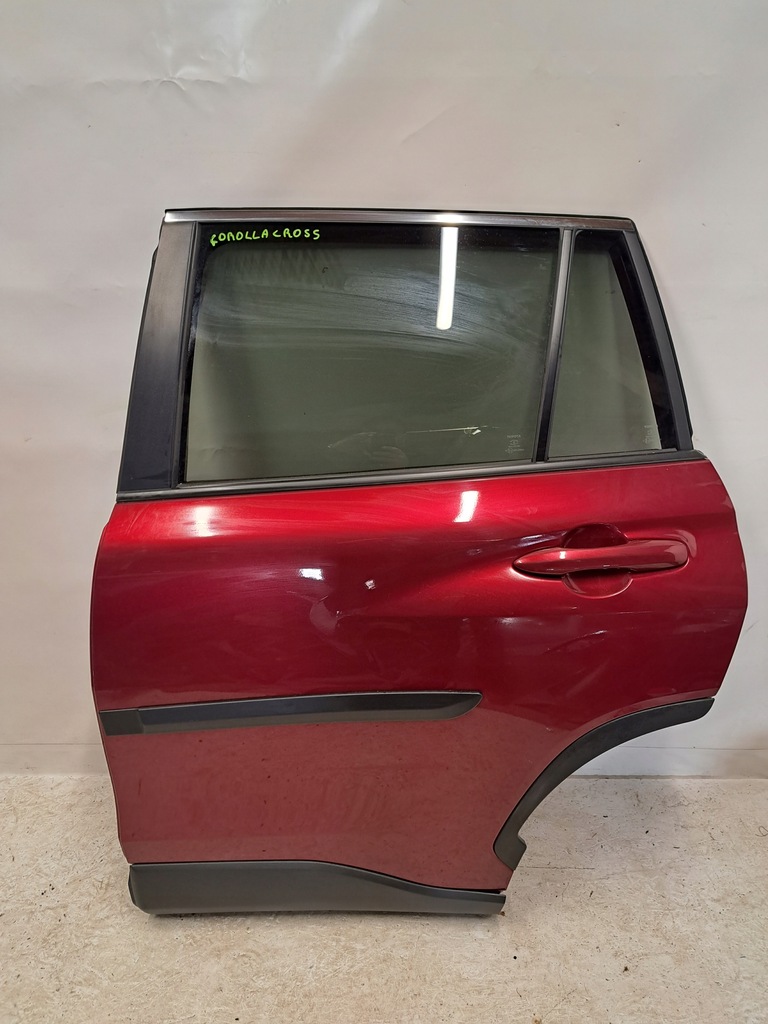 фото №1, Toyota corolla cross дверь левая задние левый задняя