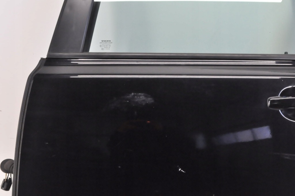 фото №3, Volvo v50 двері лівий задня задні kombi повний