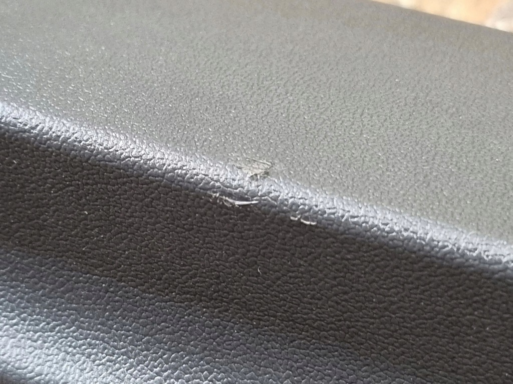 фото №10, 2023 tesla model y оббивка кришки багажника 149463200c