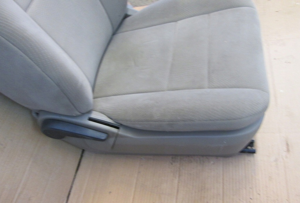 фото №15, Chrysler town country 11- сиденье перед левый правый dodge grand caravan