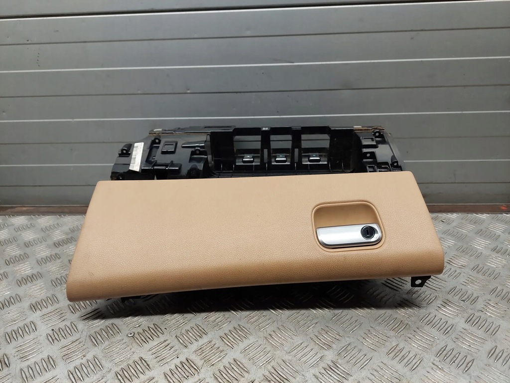 фото №6, Porsche panamera 970 97055220408 перед сторона права бардачки, полиця