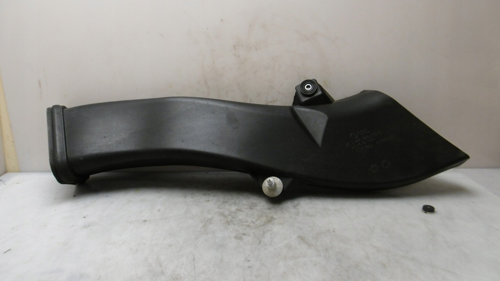 фото №1, Audi r8 420 06 воздухозаборник труба воздуха 420129509c