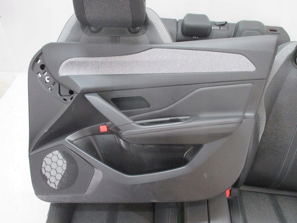 фото №5, Сиденья обивка pół кожа peugeot 308 iii t10 hb 22r