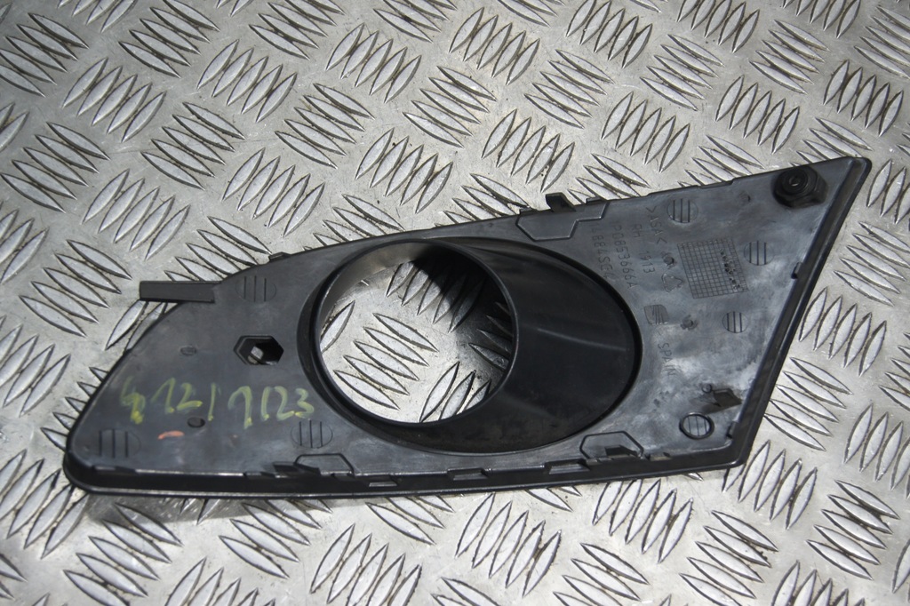 фото №6, Решітка бампера права seat leon ii 1p0853666a