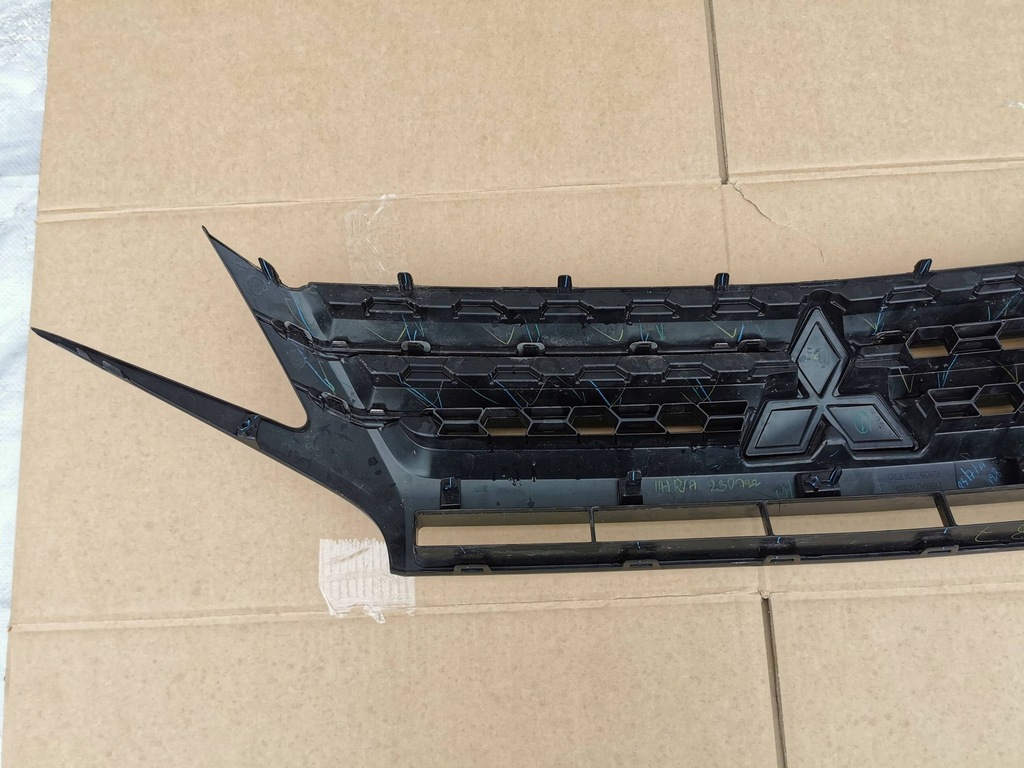 фото №10, Mitsubishi space star ii iii lift 20- решётка радиатора решётка радиатора бампера 7450b351