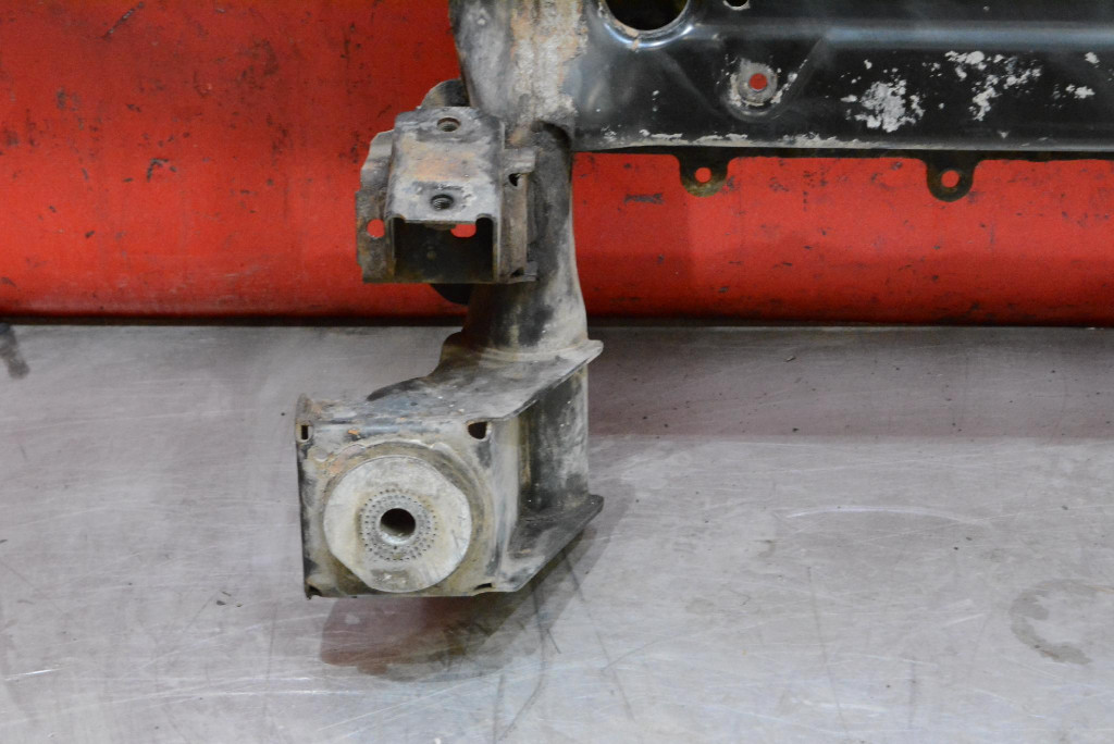 Подрамник балка подрамник подрамник перед 7h0499029 vw transporter t5 1.9 tdi 85 km Недорого