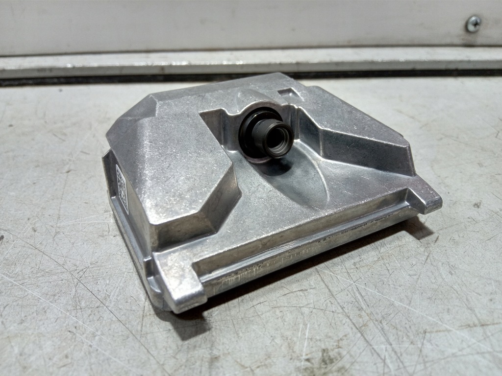 фото №1, Mazda mx-30 камера асистент поперечина best67xcx