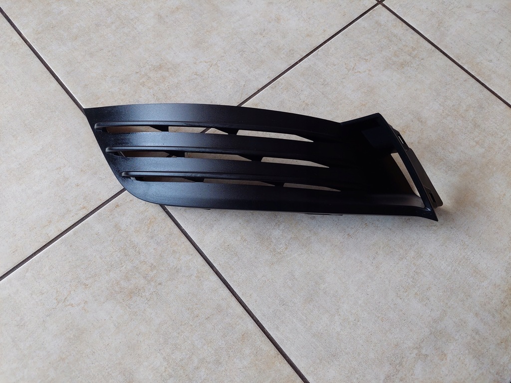 фото №2, Решётка бампера - перед - renault megane iv - 2016