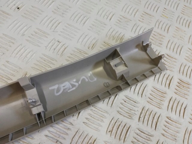 фото №4, Пластик защита стойка правая dacia duster ii