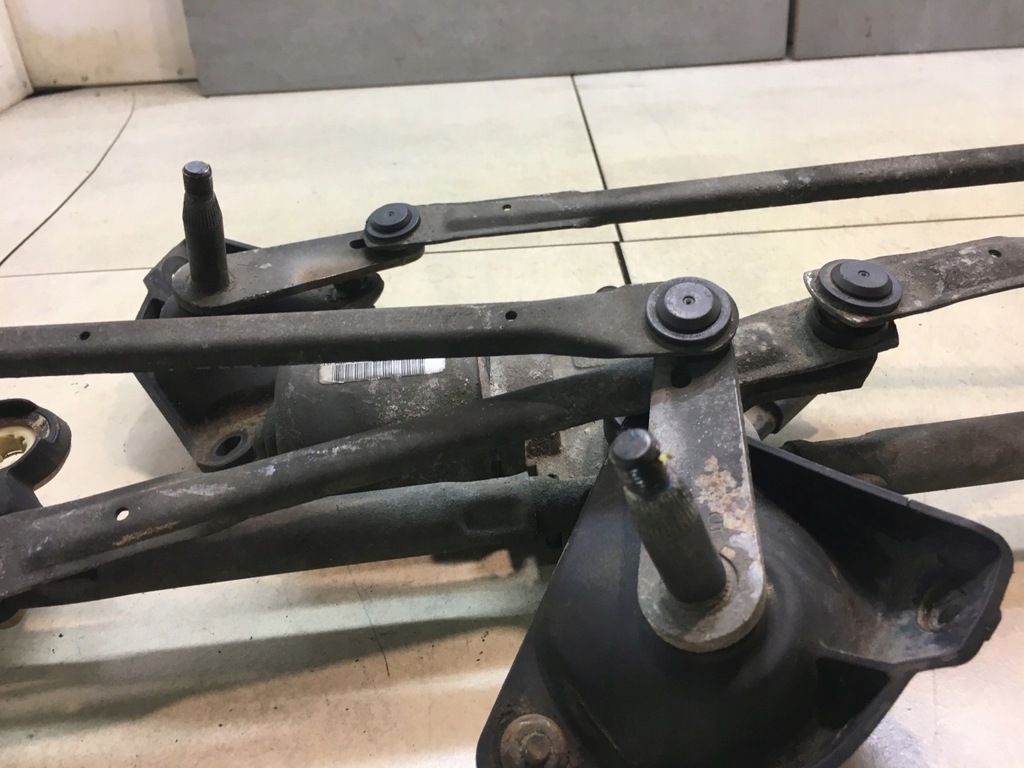 фото №8, Механизм дворник перед voyager iv