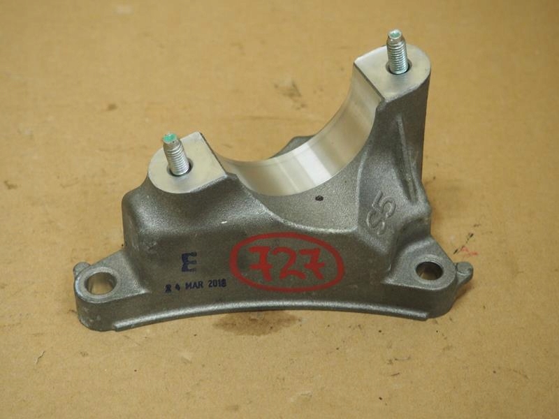 фото №1, Кронштейн опора полуось mazda 1.5d skyactiv