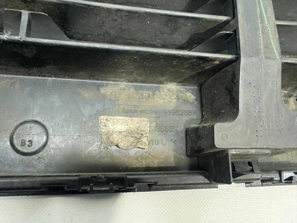 фото №11, Renault clio iv решётка радиатора впуск решётка бампера хром 622549142r