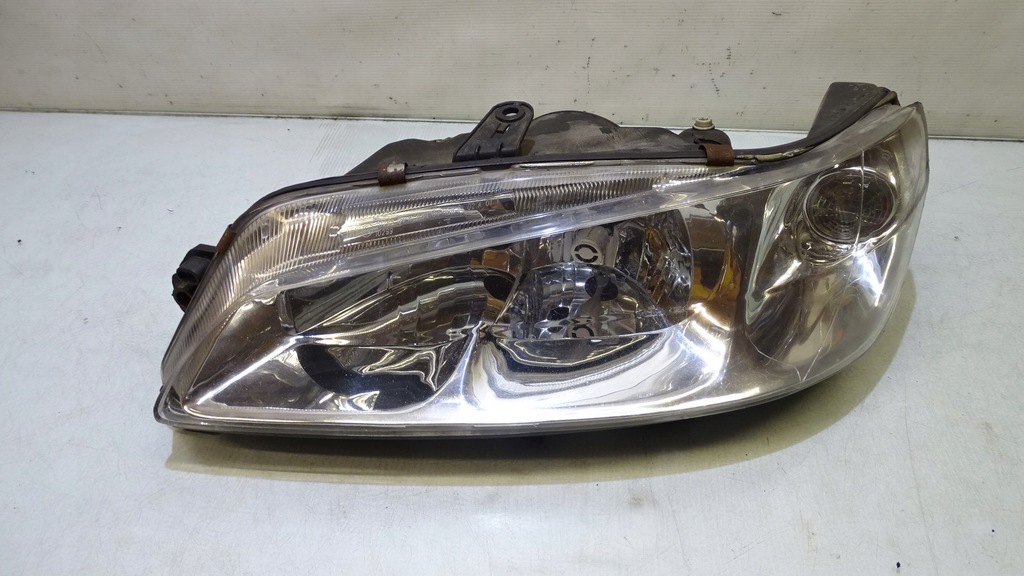 фото №1, Лампа левая передняя peugeot 306