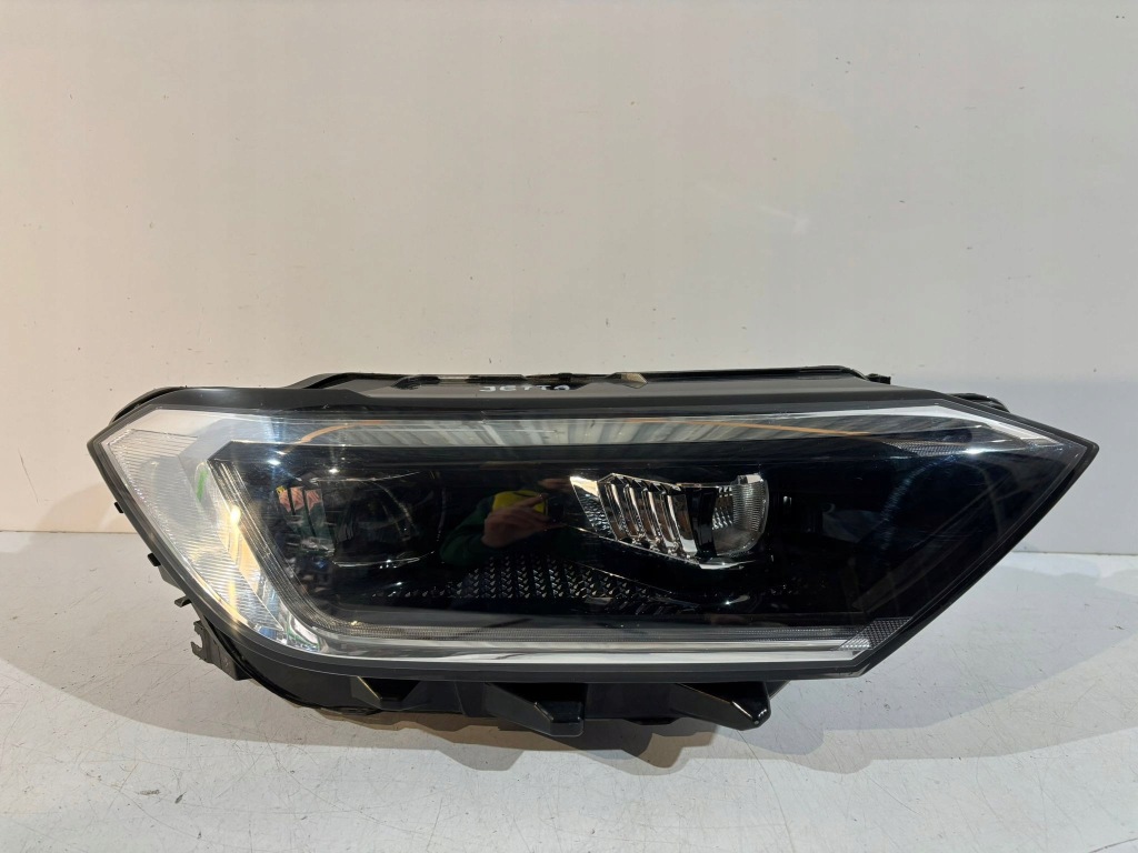 фото №1, Volkswagen jetta лампа led права - 17552