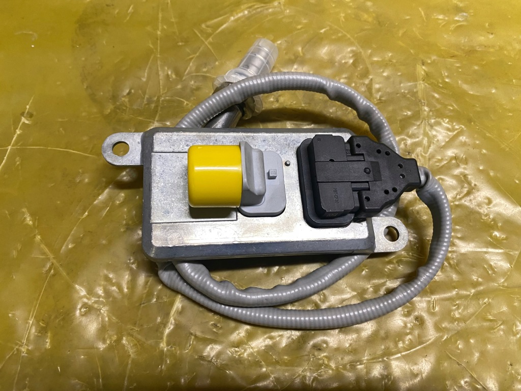 Купить Датчик датчик nox man tgx tgs vitesco 51154080019