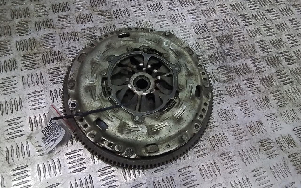 фото №5, Двухмассовый маховик 06j105266b 1.8 tsi tfs vw passat cc