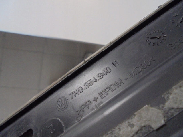 Молдинг дверь правая  перед vw sharan 2 12-22 в Украине